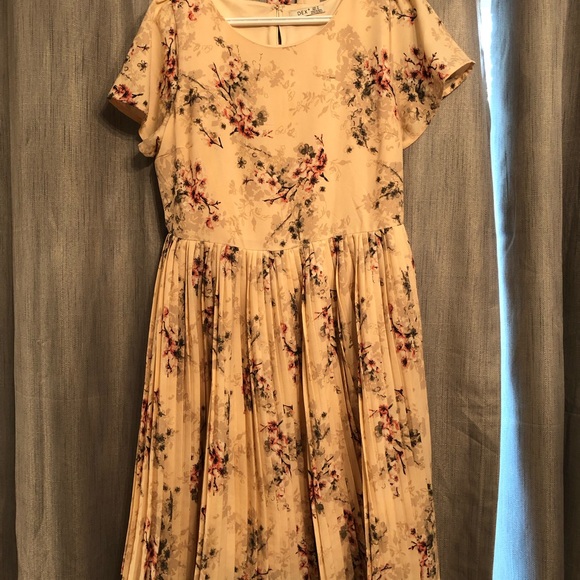 Pretty pink floral dress - Picture 4 of 7